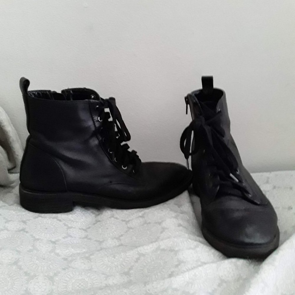 Black Steve Madden Combat Boots Size 8.5